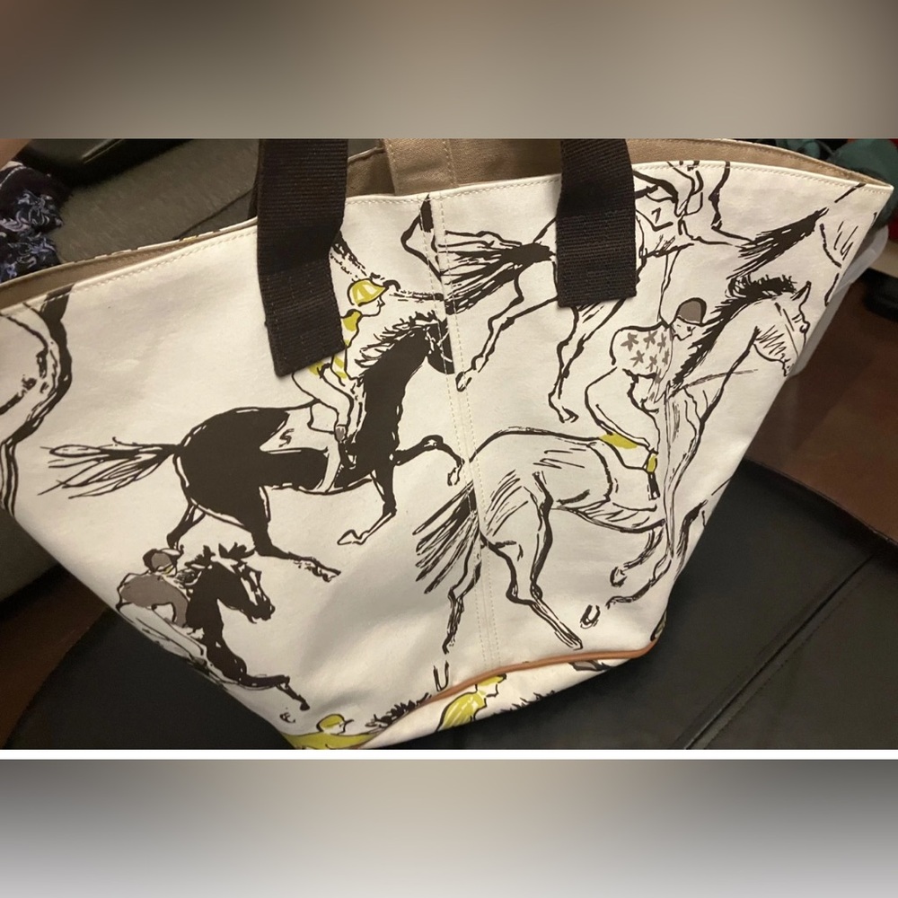 Hermes Panie De Plage Horse Print Canvas Tote with Tan Pouch - Picture 10 of 11